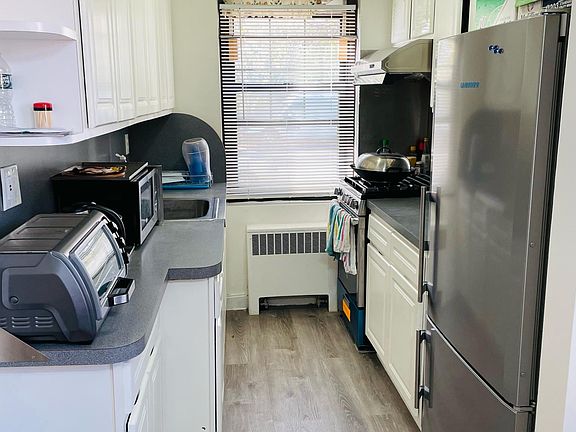 5th image of 7131 Park Dr E #1A