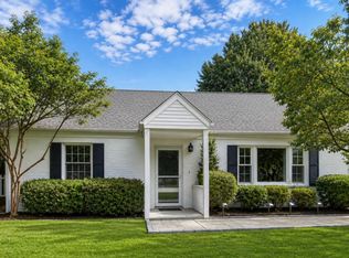17 Arnold St, Old Greenwich, CT 06870