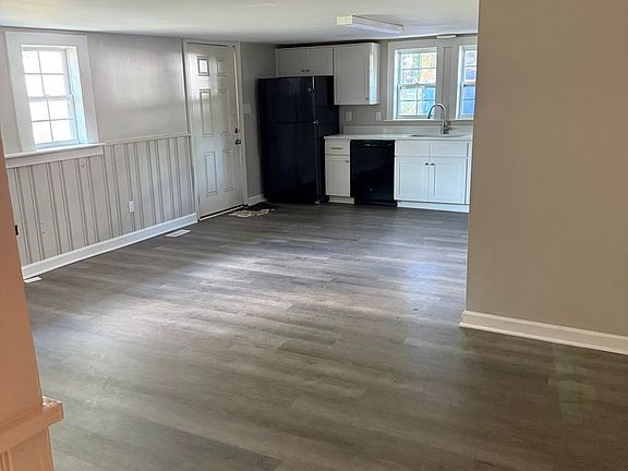 4th image of 2321 Dacian St #A