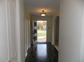 2nd image of 252 McArthur Cir
