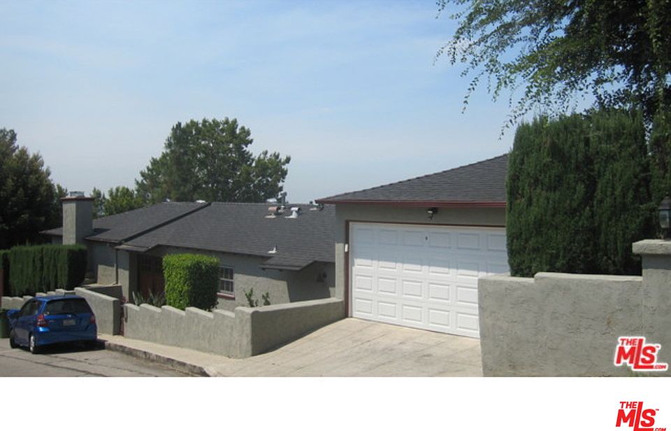1st image of 2681 Hollyridge Dr
