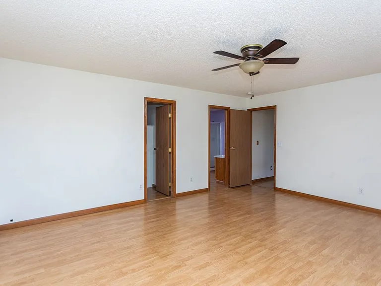 1130 Pond Side Dr — Photo 20