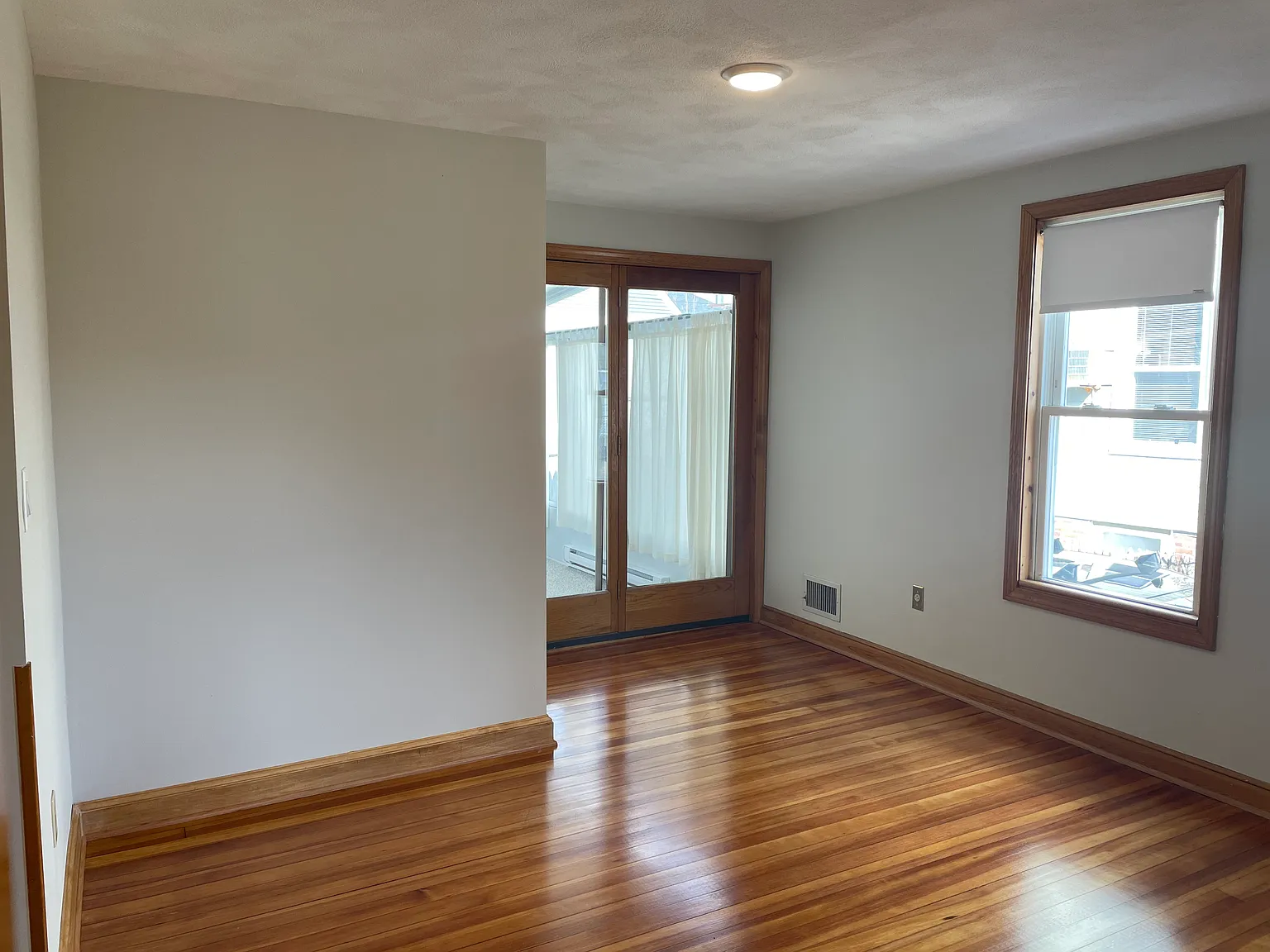 27 Webster Pl — Photo 3