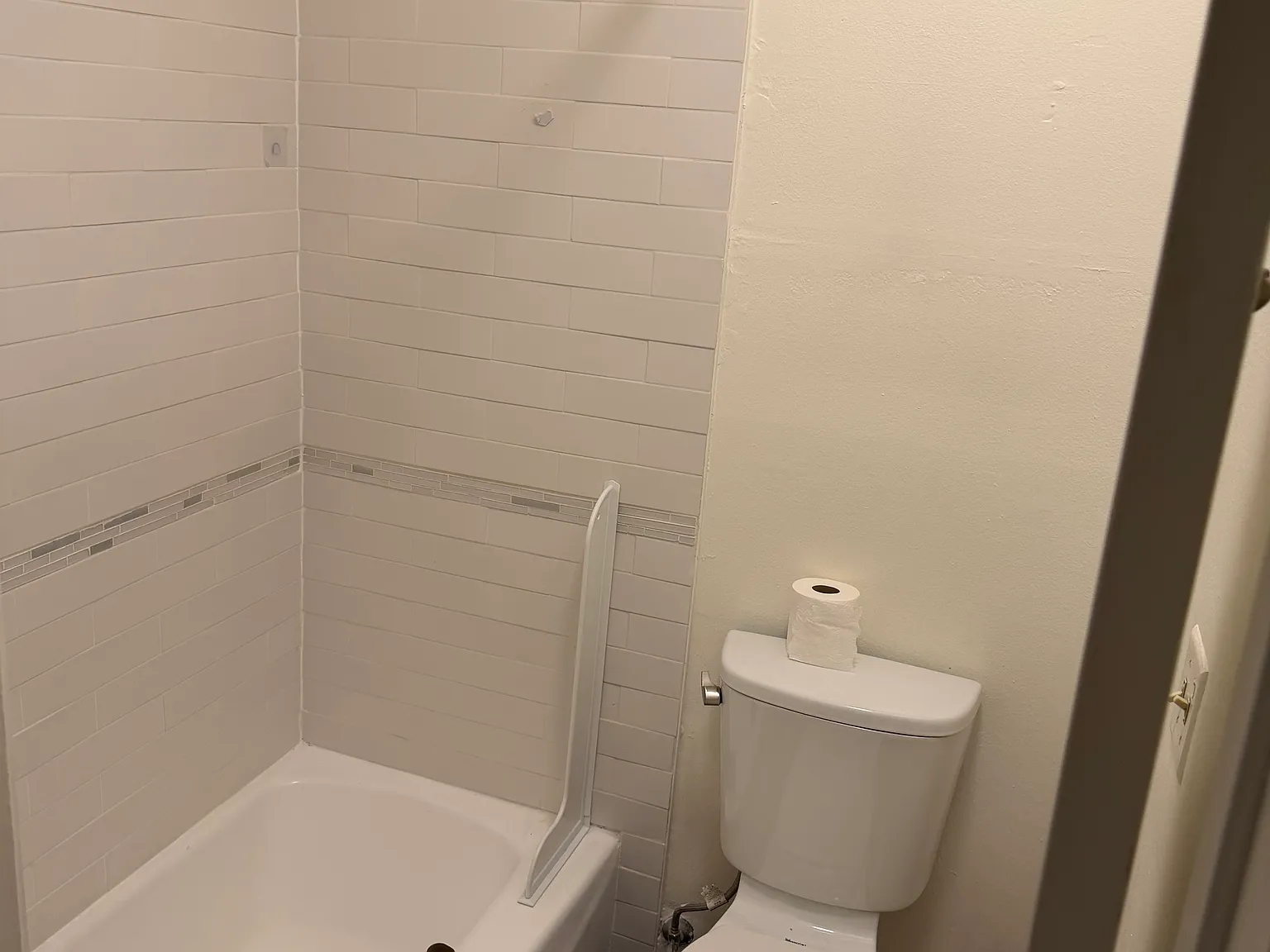 1 bed, 689 sqft, $2,100 — Photo 3