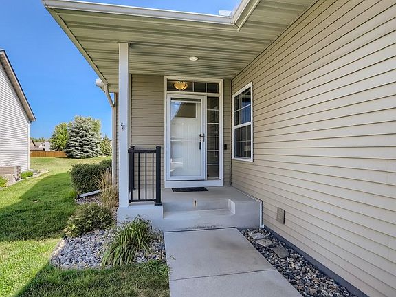 2nd image of 795 Regent Dr