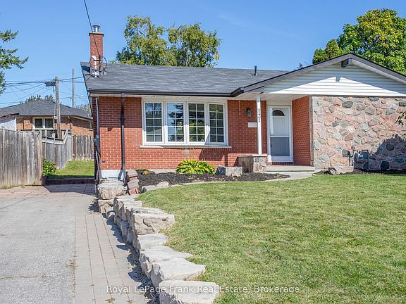 3rd image of 121 Labrador Dr