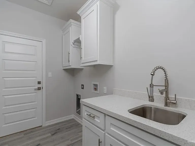 2700 E Comal Rd — Photo 6
