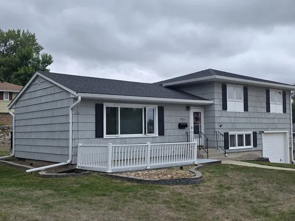 426 9th St NW, Valley City, ND 58072