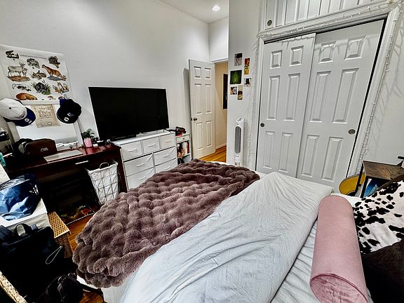 4th image of 435 E 75th St APT 13