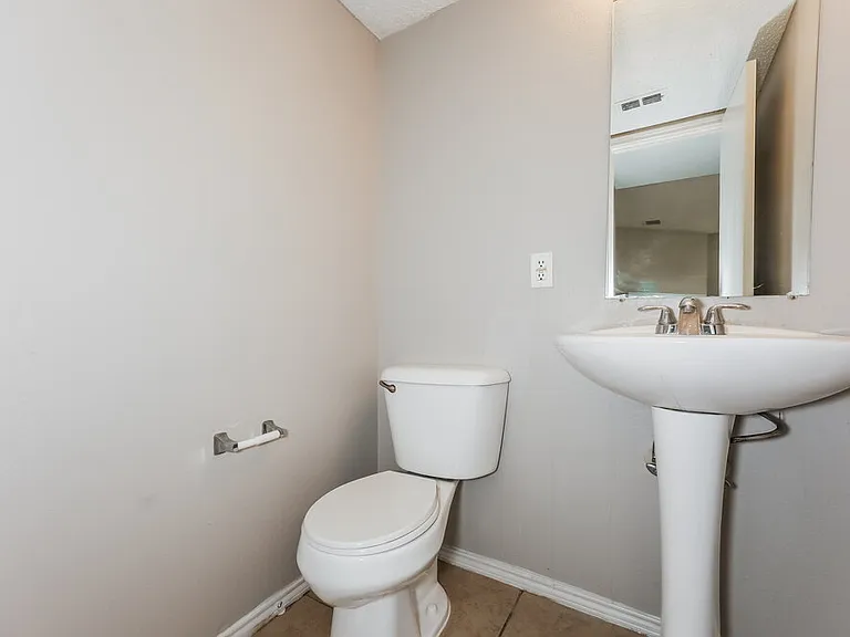 521 Merton Ct — Photo 14