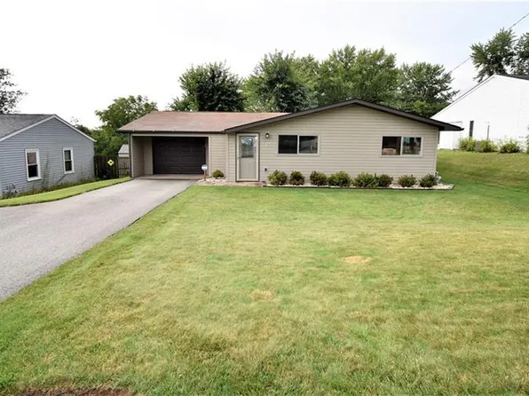 560 Crestwood Dr, Irwin, PA 15642