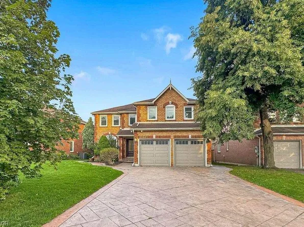 1082 Haydonbridge Ct, Mississauga, ON L5V 1J4