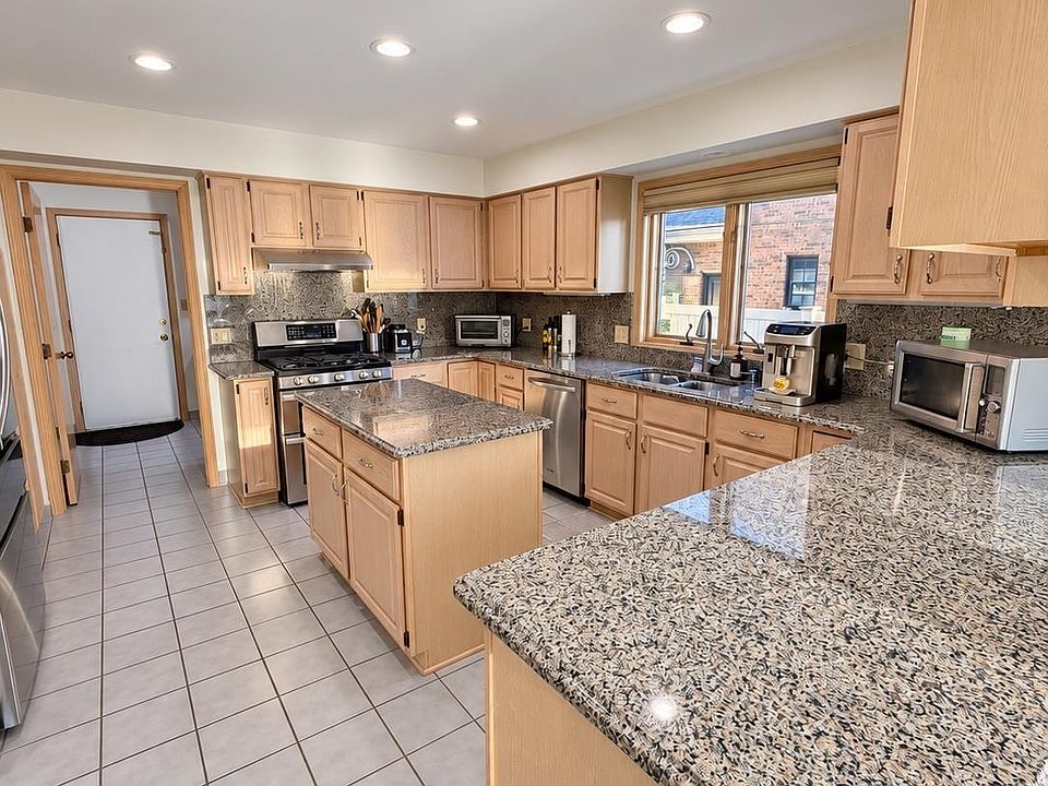 437 N Charlesworth St, photo 13