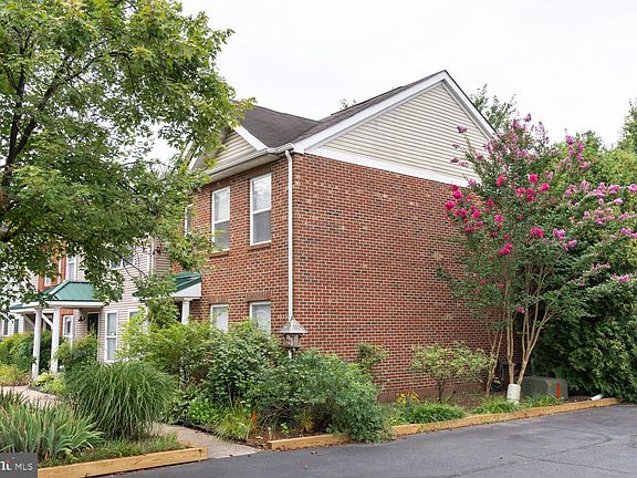 4th image of 510 Brookletts Ave APT 201