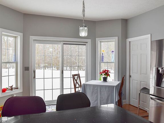 4th image of 3386 Beck Ave