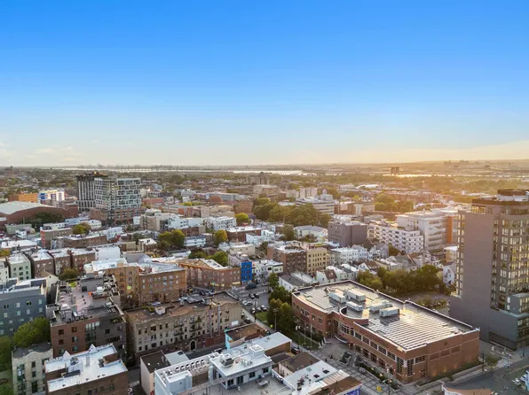 372-74 Summit Avenue image 42 of 46