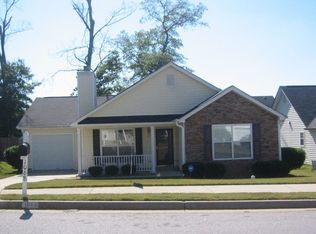 1068 Meadow Glen Cir, Fairburn, GA 30213