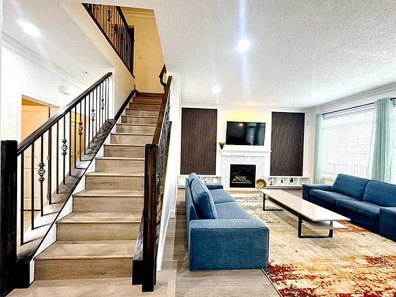 4th image of 109 E Kinniburgh Blvd