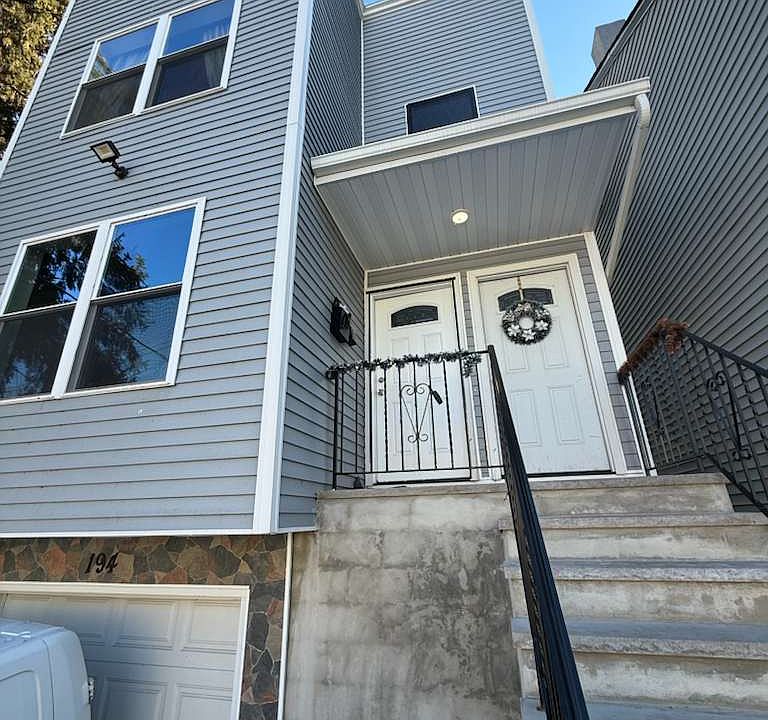 1st image of 194 N 1st St #1