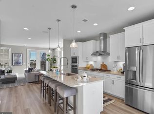 6707 Upland Manor Dr, Gainesville, VA 20155