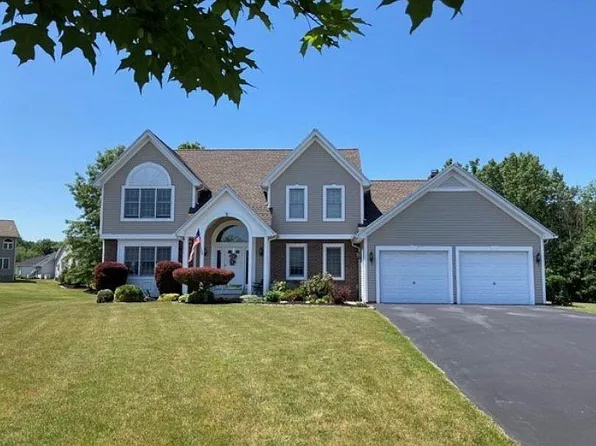 8 Stemrose Ln, Rochester, NY 14624