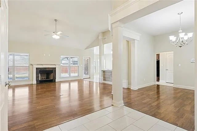 4 bed, 2.0 bath, 2349 sqft, $2,800 — Photo 2