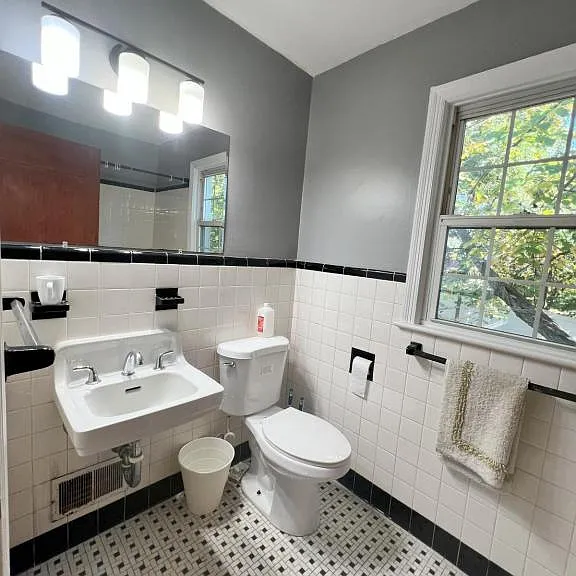 9509 Monroe St — Photo 13