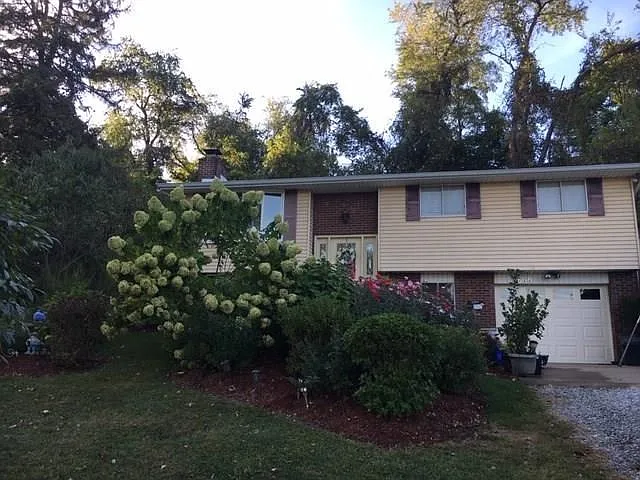 722 Sarah St photo 1