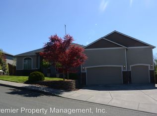 1161 E Fir Ave, La Center, WA