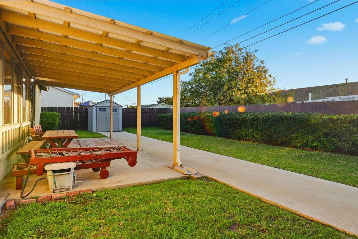 next background image