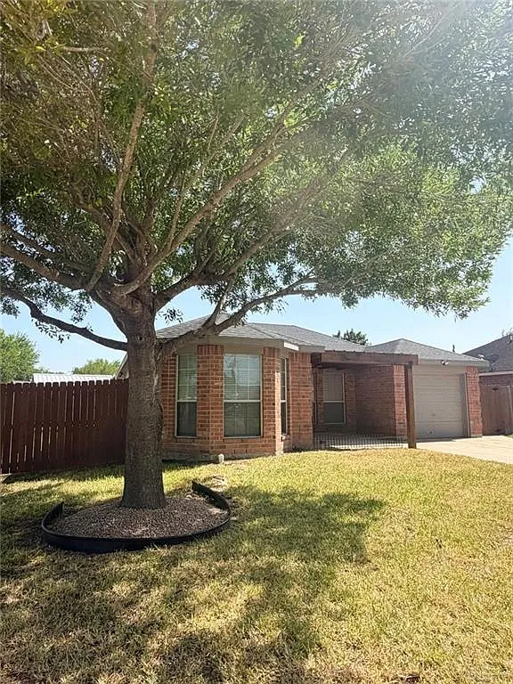 3 bed, 2.0 bath, 1198 sqft, $1,425 — Photo 2