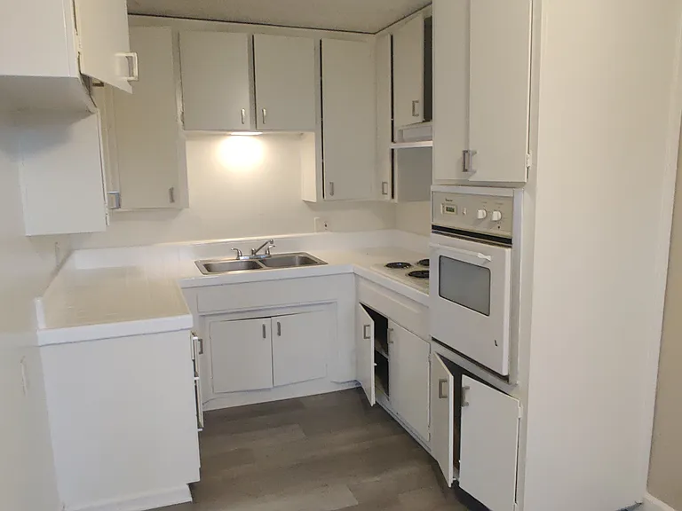 9319 Washburn Rd #10 — Photo 9