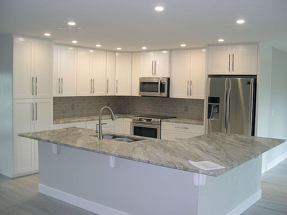 3rd image of 4565 Colleen St