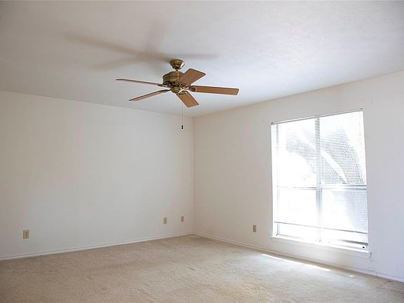 5th image of 515 W Lookout Dr APT 211