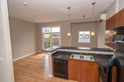 950 Westmere Ave — Photo 11