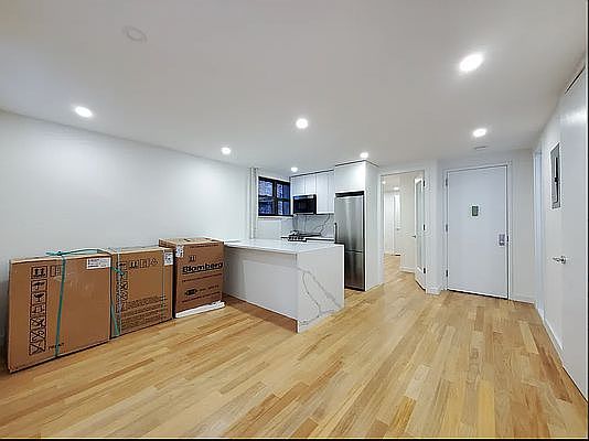 5th image of 171 Mulberry St APT 3B