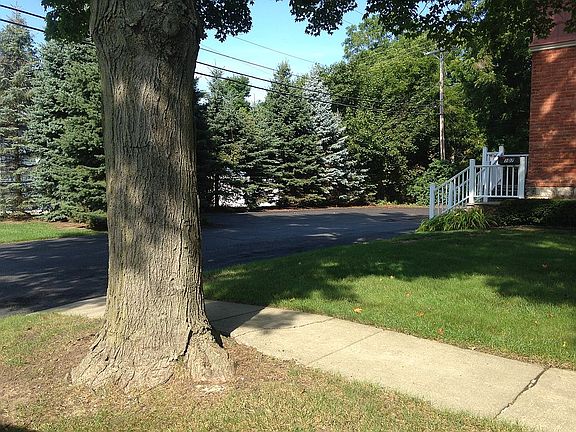 4th image of 107 S. Washington Street #4
