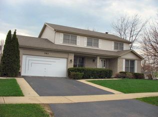581 Stuart Dr, Carol Stream, IL 60188