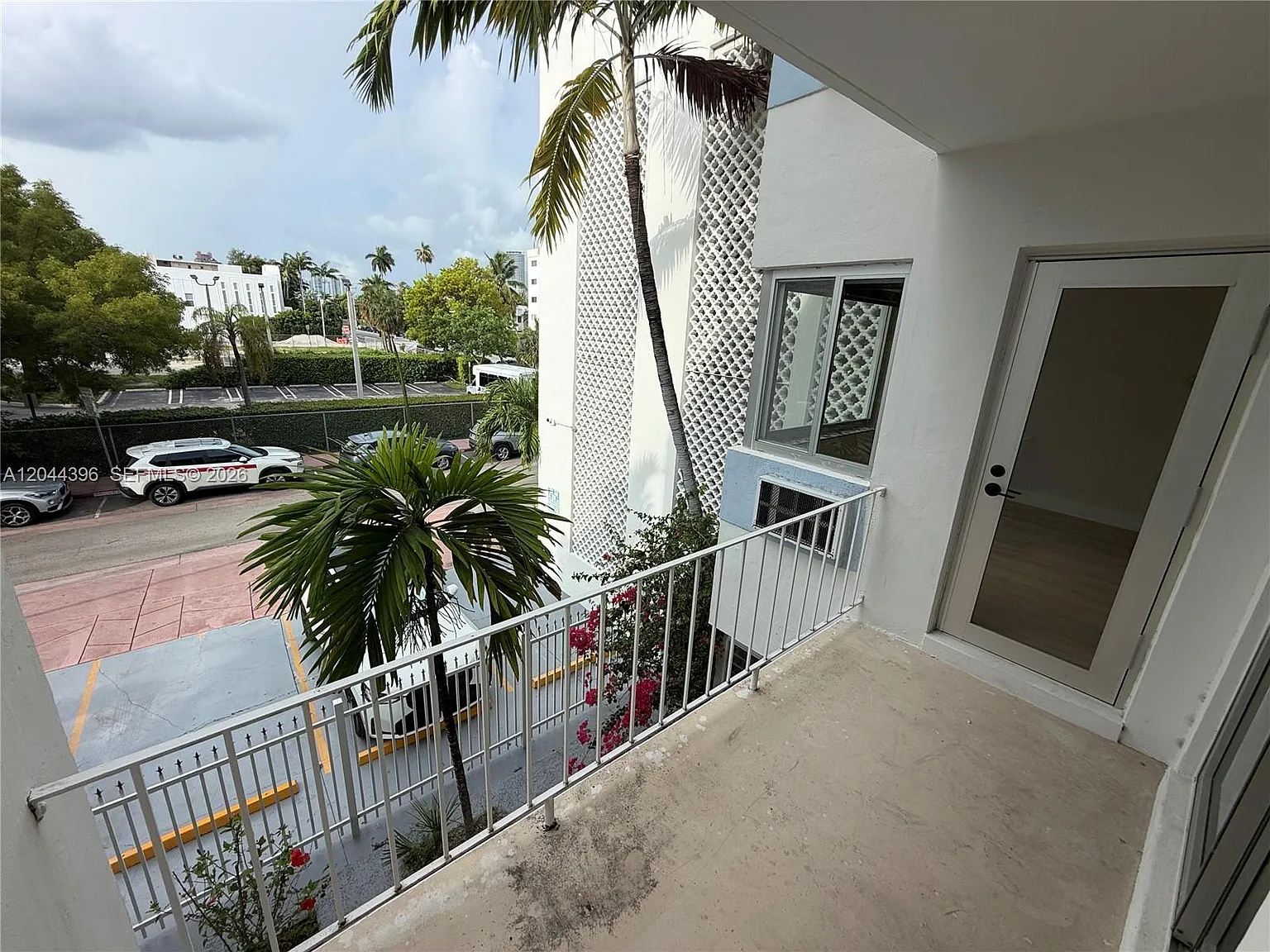 641 Espanola Way Inc Cond — Photo 4