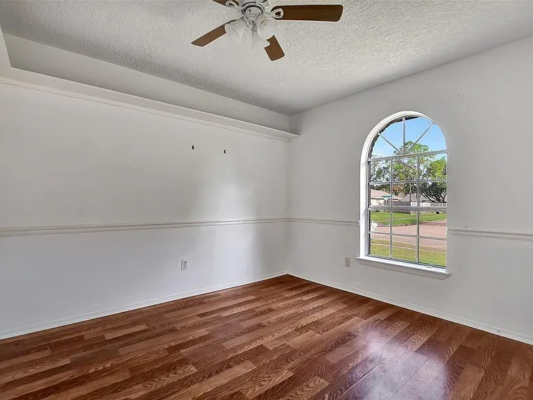 1311 Oak Hollow Dr — Photo 16