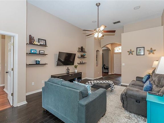 5th image of 13821 Fox Glove St