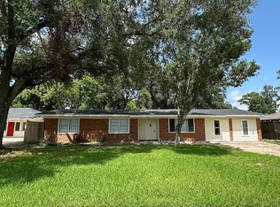 1604 Oaks Dr, Pasadena, TX 77502