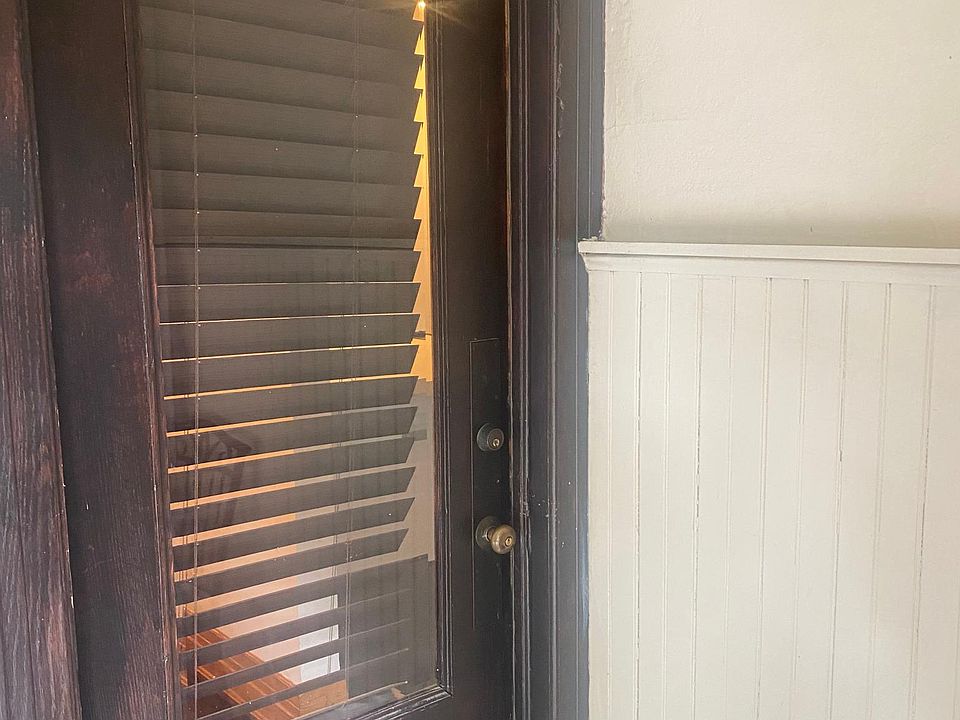 Front door to apartment 4