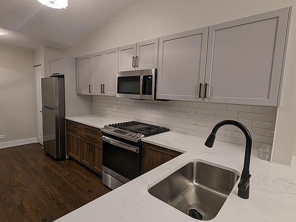 Light and fresh kitchen with loads of storage