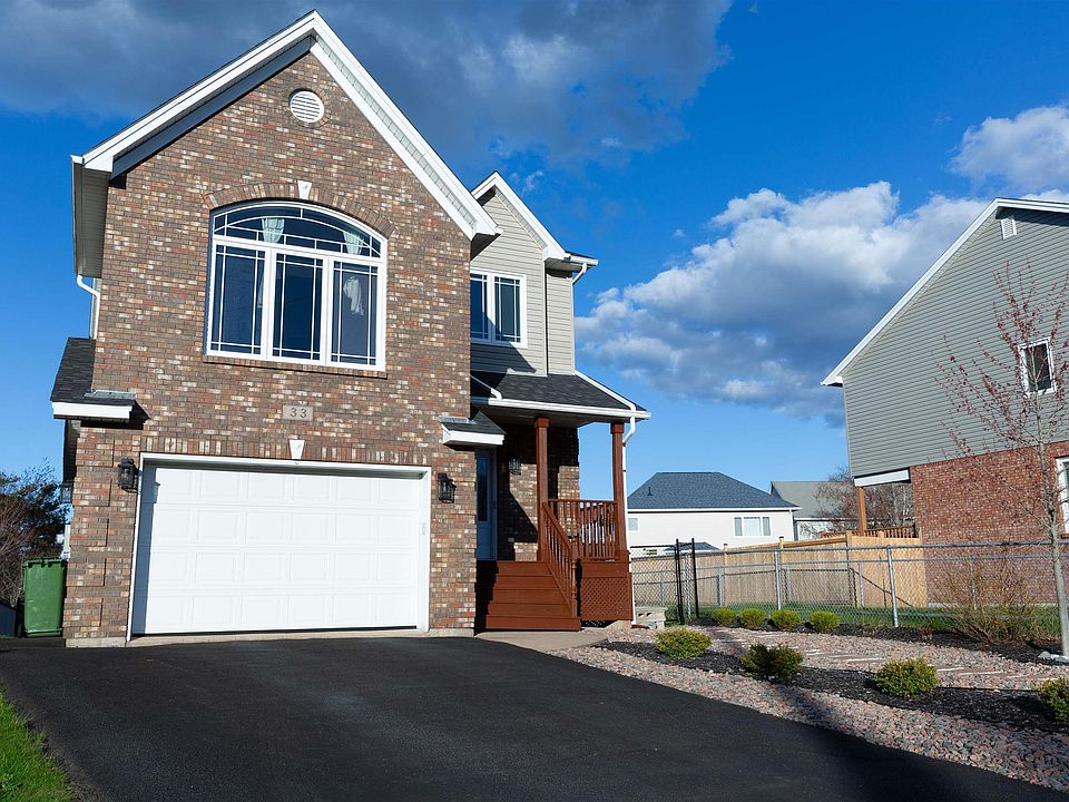 1st image of 33 Haystead Rdg