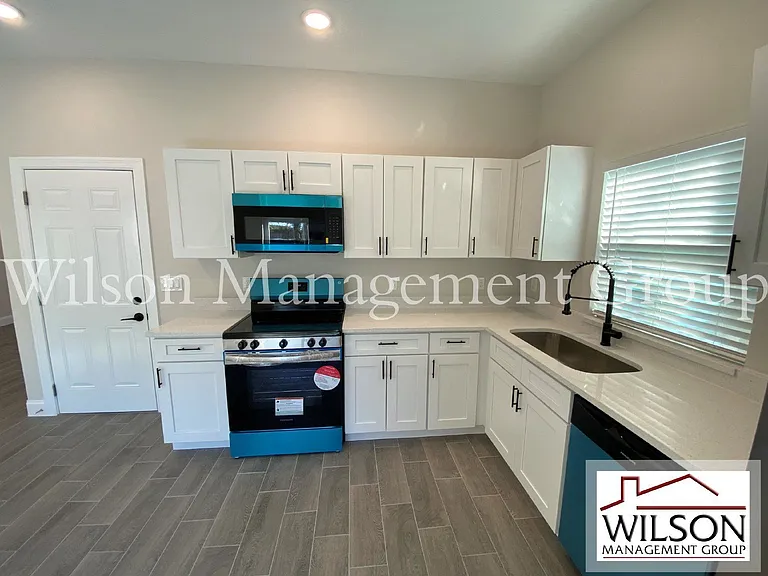 732 S Lee Ave — Photo 8