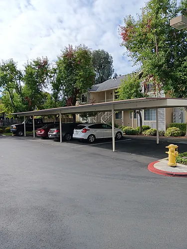 Brentwood Apartments Photo 1