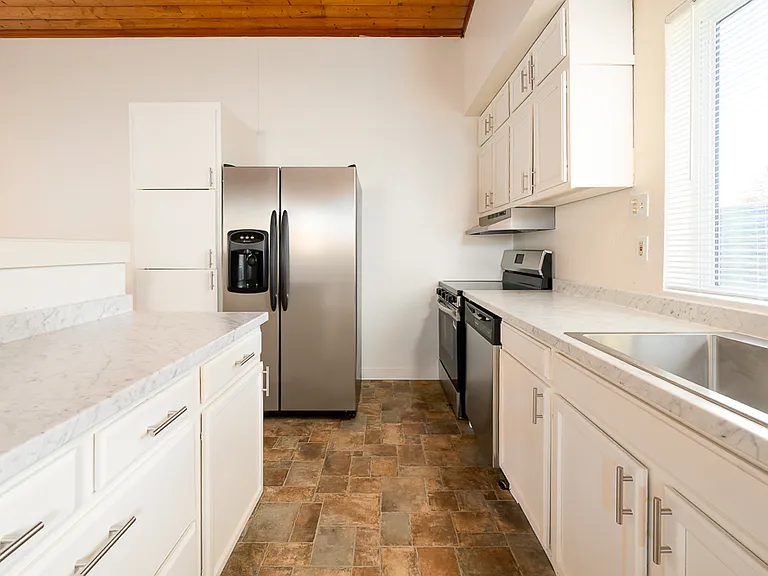 1908 Cleveland Blvd #1908 — Photo 5