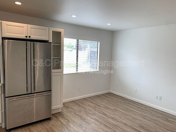 5th image of 628 Eardley Ave