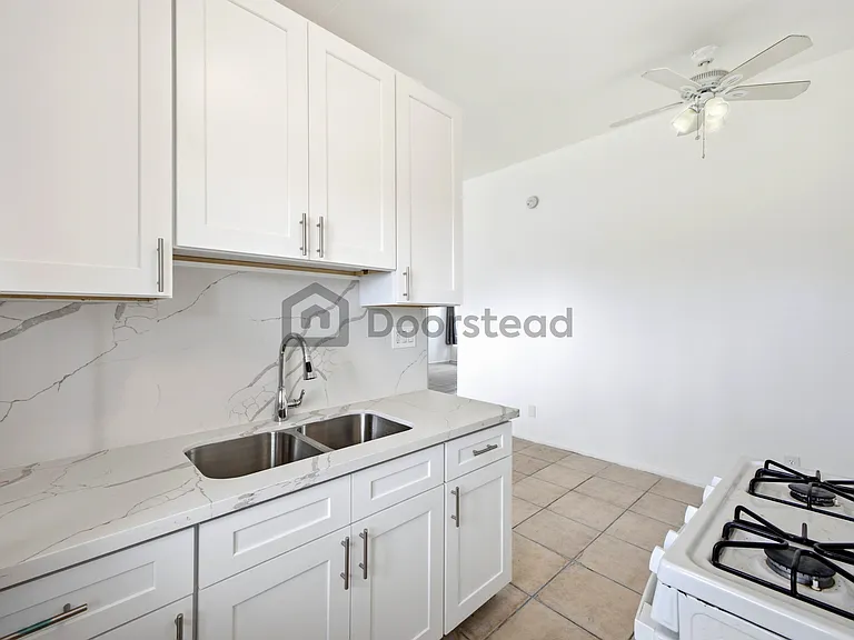 824 S 47th St — Photo 10
